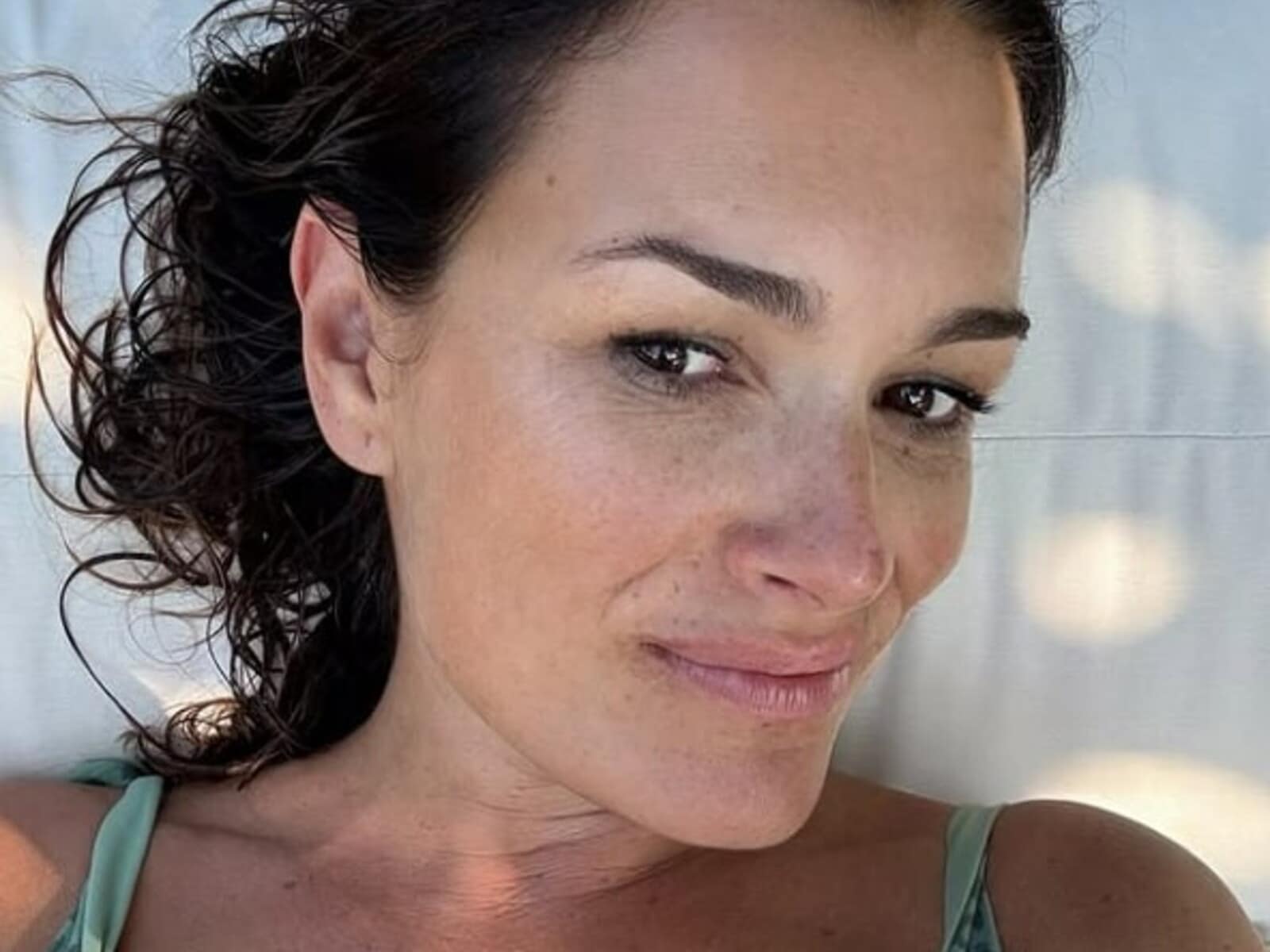 Anna eris onlyfans leak she works in an business center and