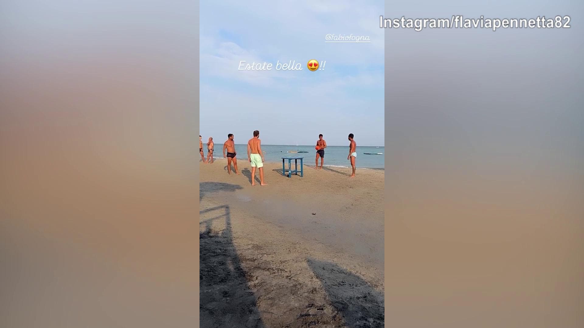 L'estate "libera" di Fabio Fognini in spiaggia