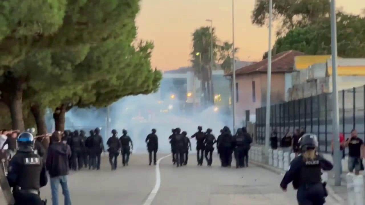 Nizza-Roma, scontri fuori dallo stadio prima della sfida