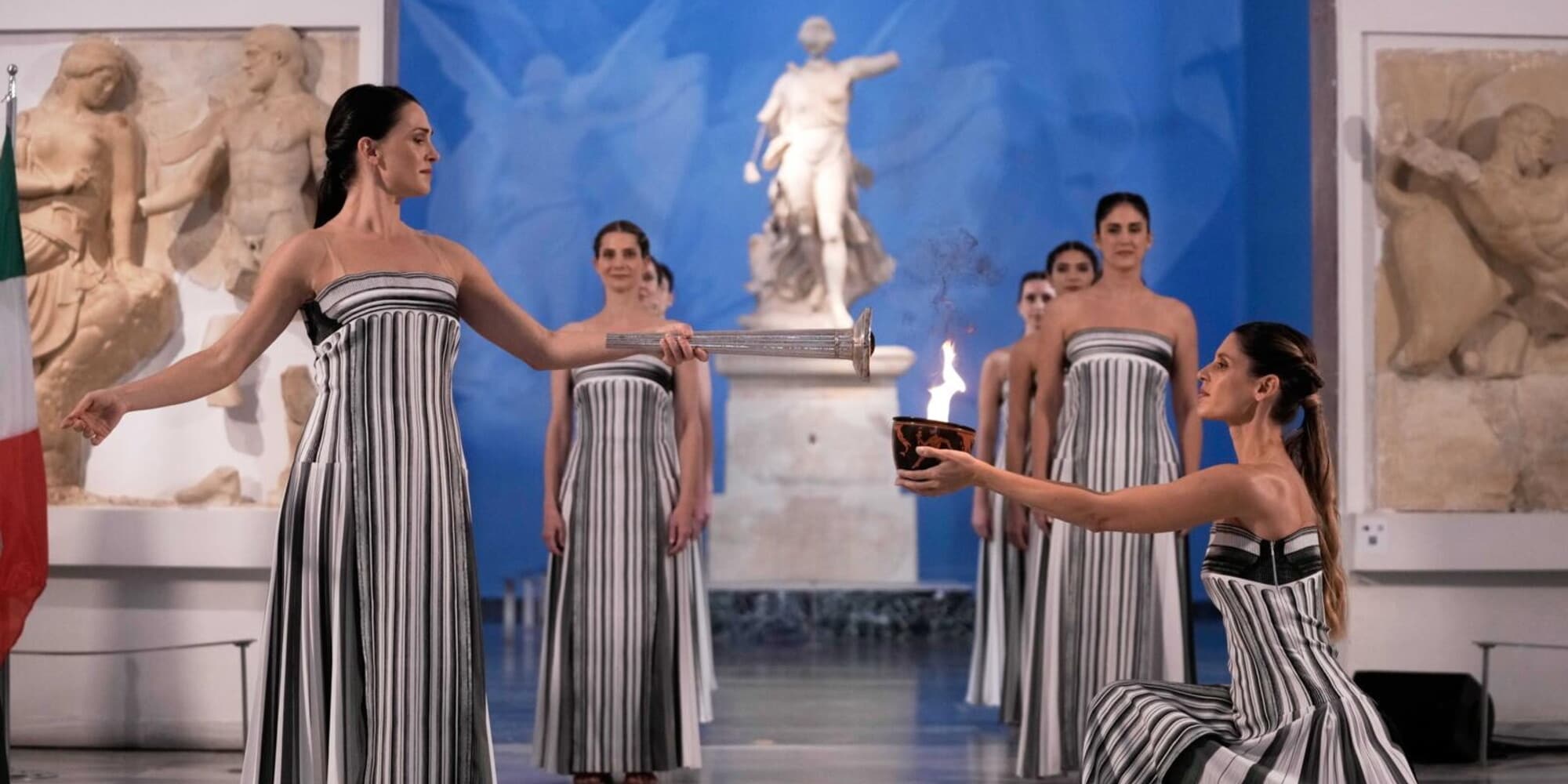 Milano-Cortina, accesa in Grecia la Fiamma Olimpica: le foto che emozionano il mondo