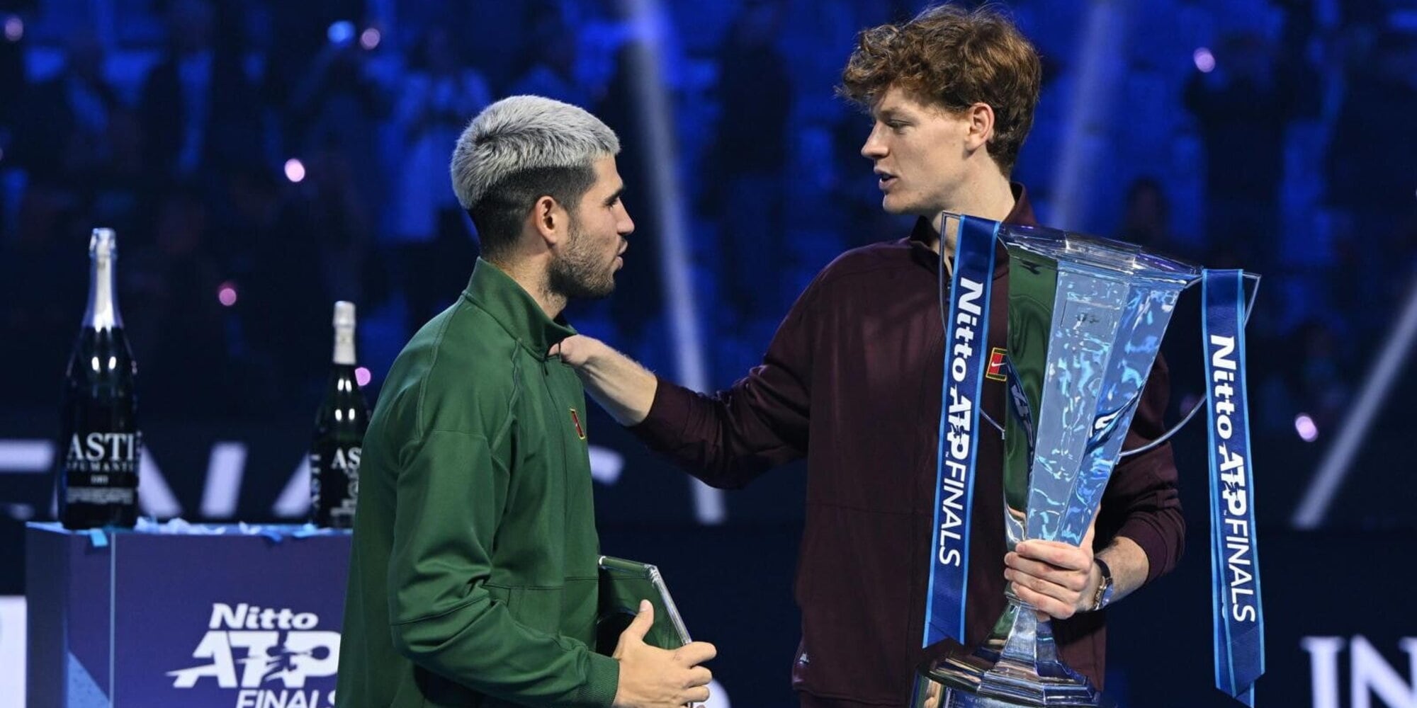 Alcaraz torna già in campo: "Ma la gente non capisce...". Sinner a Dubai, il calendario del tennis a dicembre