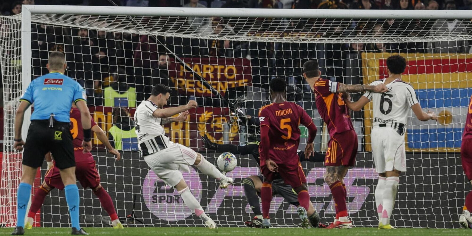 Gatti acciuffa la Roma al 93': Gasperini avanti 3-1, poi la rimonta finale che tiene Spalletti ancora in corsa per la Champions