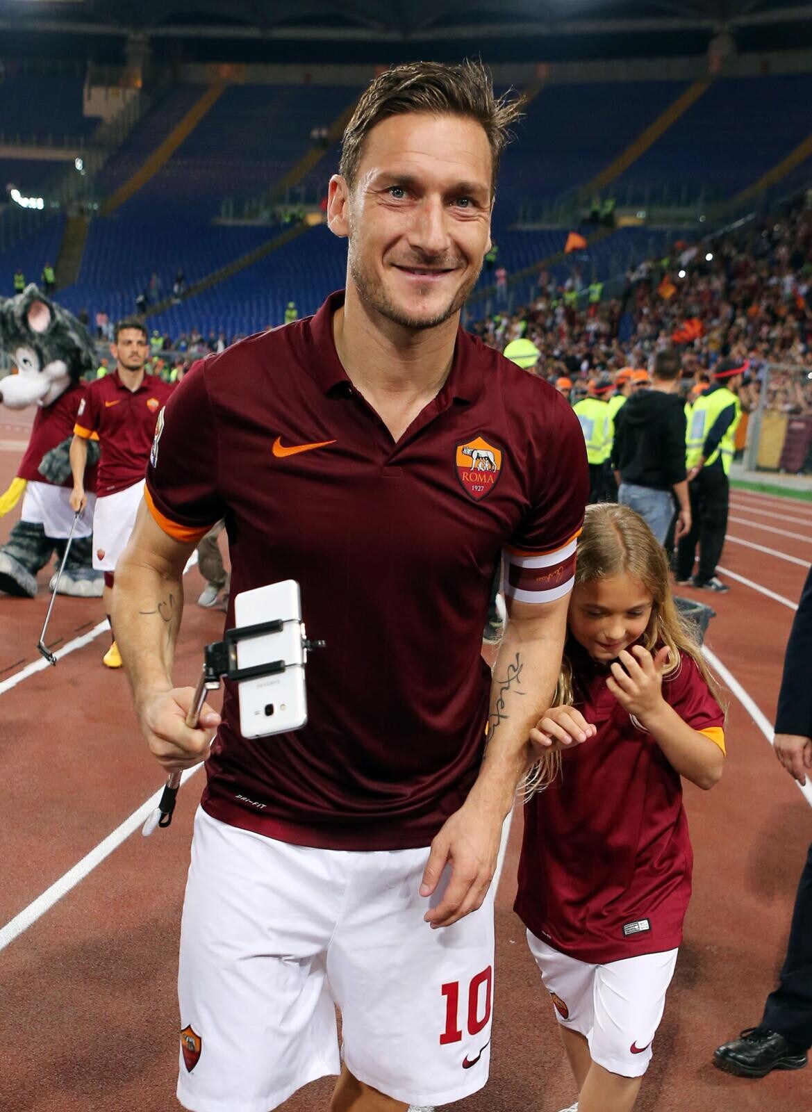 Come Era E Come Chanel Totti Prima Del Debutto In Tv Dai Capelli Al Come Era E Come Chanel Totti Prima Del Debutto In Tv Dai Capelli Al