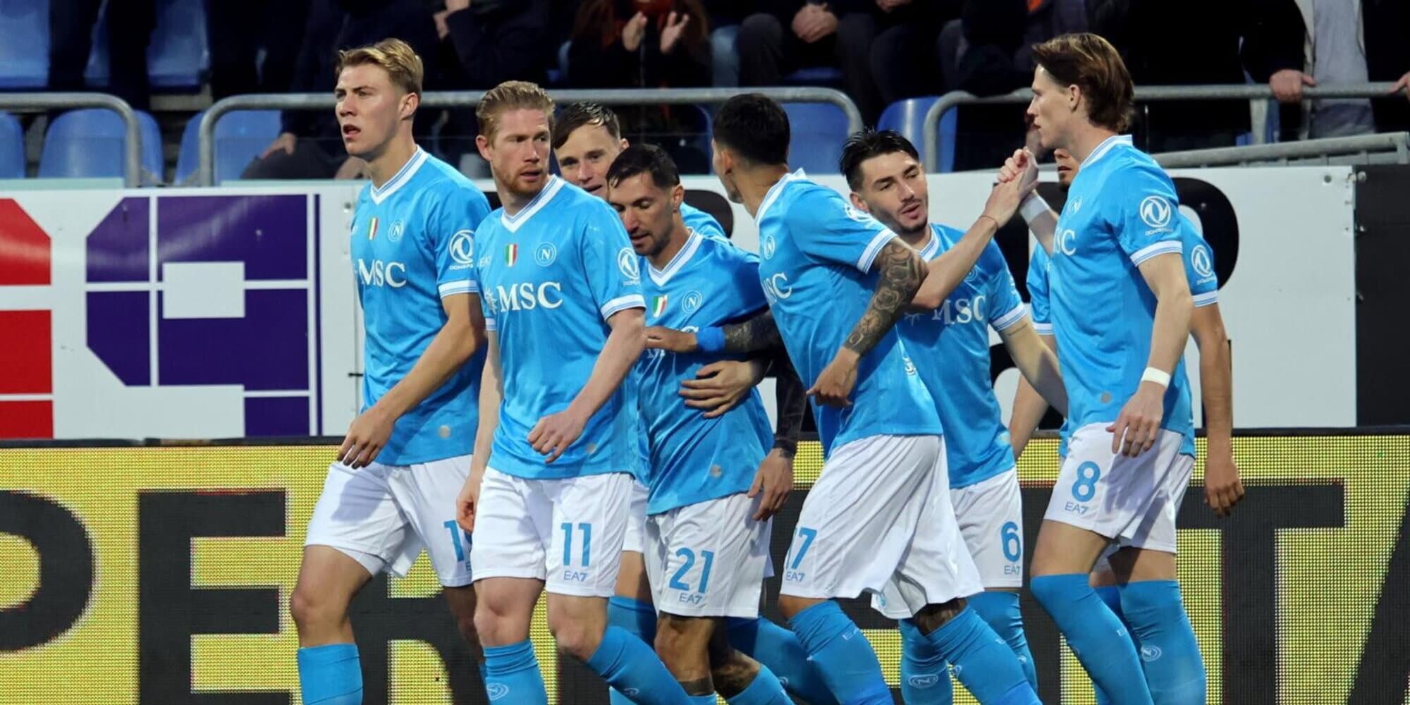 Cagliari-Napoli 0-1, Serie A: McTominay decisivo, Conte è secondo davanti al Milan