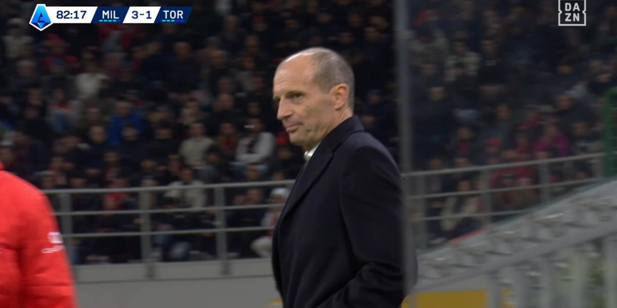 Rigore per il Torino dopo il contatto Pavlovic-Simeone: la frase di Allegri al quarto uomo