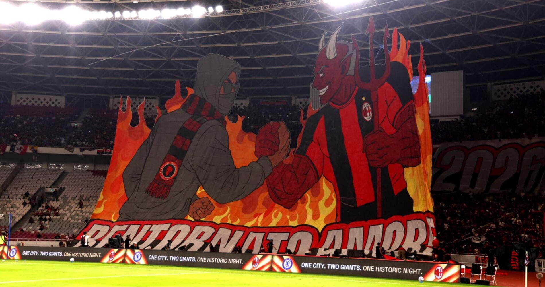 L'enorme coreografia dei tifosi del Milan prima dell'amichevole contro il Chelsea