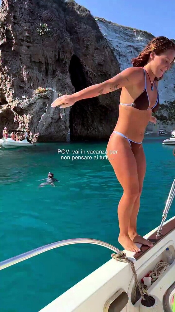 Chiara Pellacani si tuffa... anche in vacanza