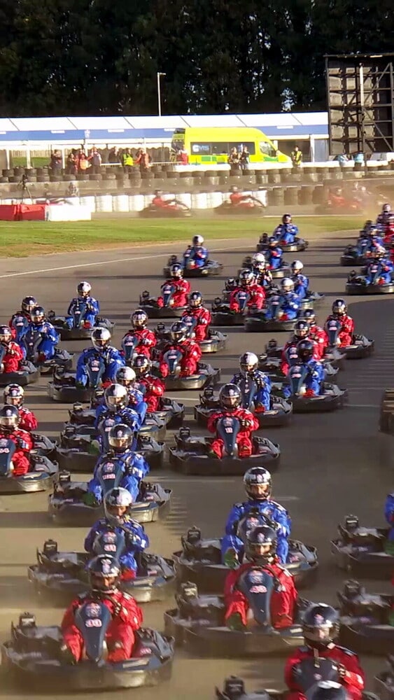 Verstappen, pazzesca impresa sui kart: supera 100 avversari in 14 minuti!