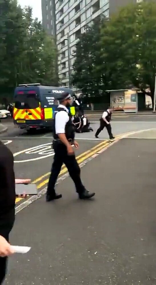 "Vediamoci qui e ci scontriamo", ma i tifosi del West Ham fanno trovare la polizia: arresti tra i supporters del Millwall