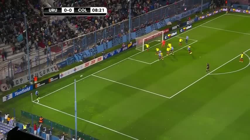 Ospina saracinesca, nega così il gol a Vecino e Suarez...