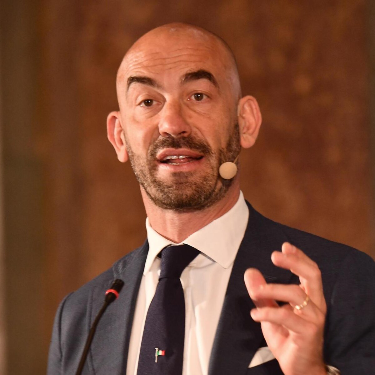 Coronavirus Bassetti Record Morti Eta Media 80 Anni E Con Altre Patologie
