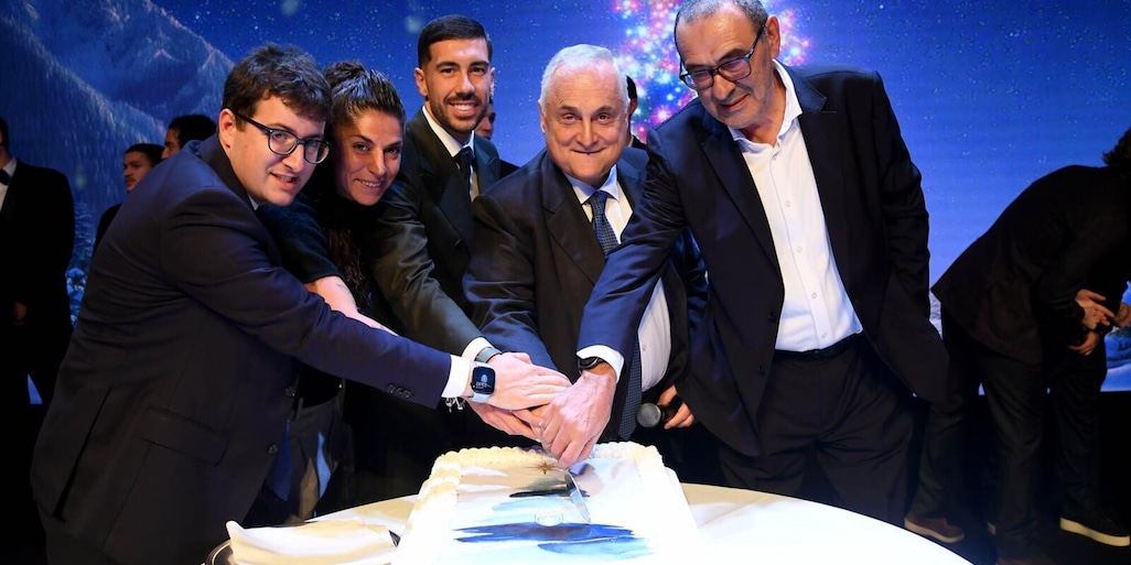 Lotito: "Non vendo la Lazio, è inscalabile. Mi sento tradito dai tifosi. Blocco del mercato incomprensibile"