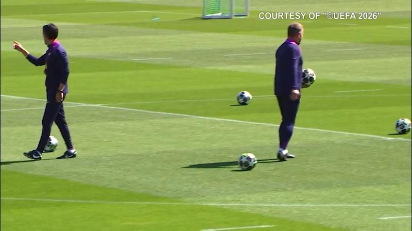 Barcellona, l'allenamento con le palline da tennis è uno spettacolo