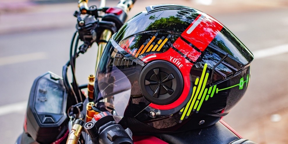 Casco moto, dal 1° gennaio 2021 scatta la nuova omologazione