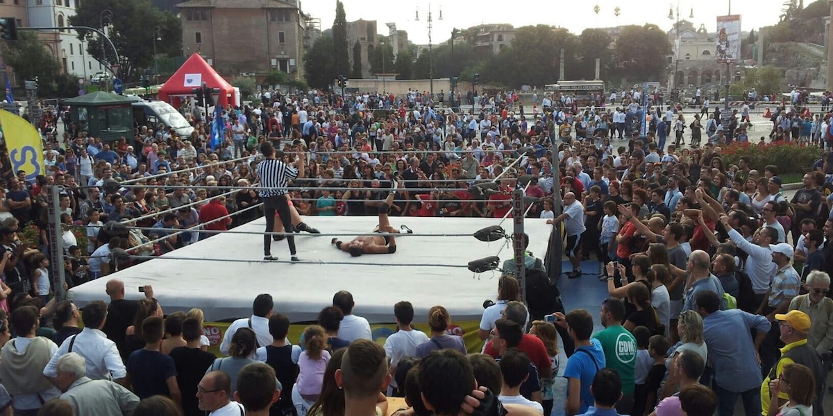 Dopo 11 anni torna la Rome Wrestling Academy: spettacolo tra sport e musica all’Infernetto