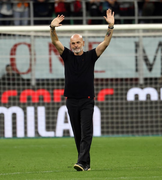 Calcio: Fiorentina ufficializza Pioli, firma fino al 2028