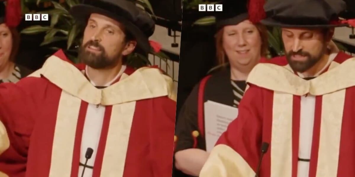 Il frontman dei Kasabian si laurea a Leicester: festeggia sul palco e cita Claudio Ranieri