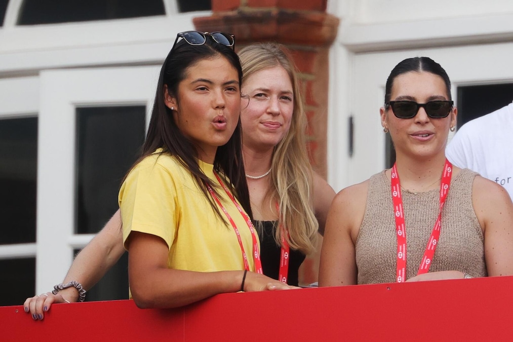 Emma Raducanu in tribuna per Alcaraz a Londra: ecco il motivo FOTO