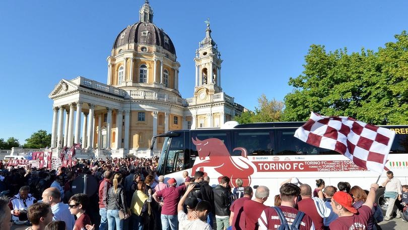 Torino, insulti e scritte su Superga. Marchisio: «Vergognatevi!»
