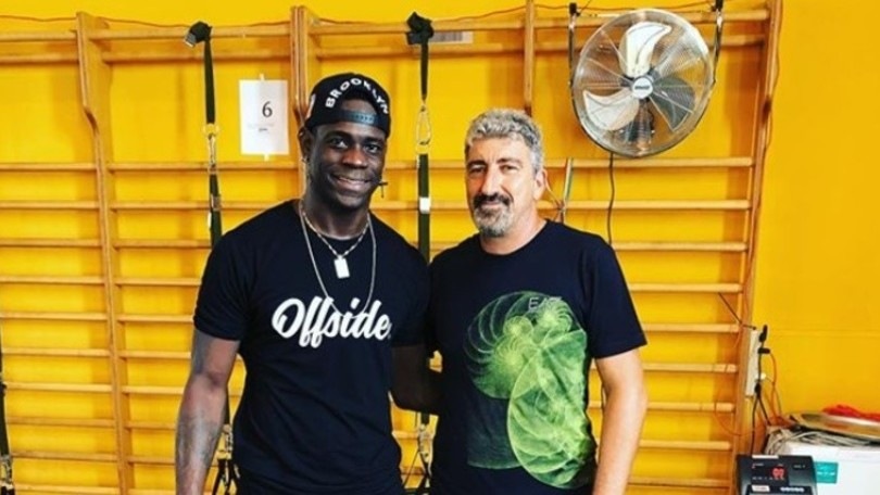 Brescia, Balotelli incontra Hubner: "Sei un grande"