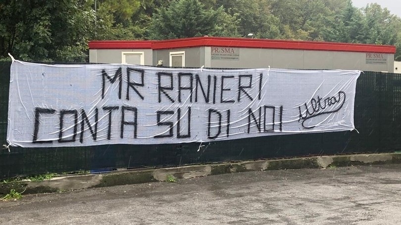 Sampdoria, striscione dei tifosi per Ranieri: "Mister, conta su di noi"