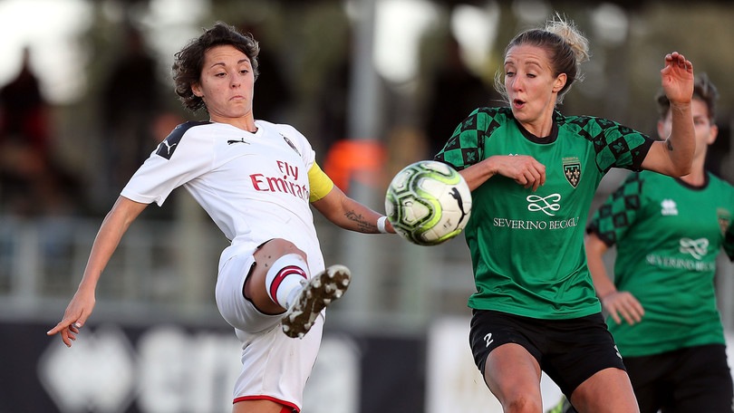 Ko del Milan con la Florentia, Inter sconfitta dal Sassuolo