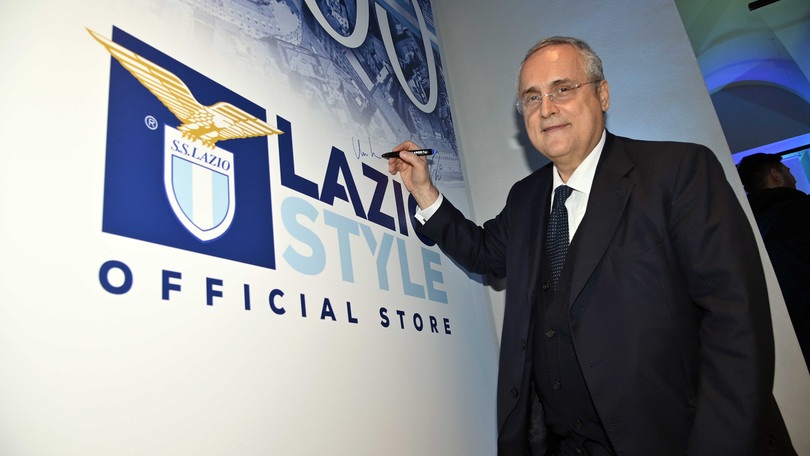 Lazio, gli auguri di Lotito: "Momento difficile, non dimentichiamo le radici!"