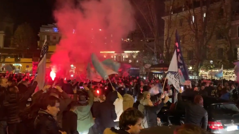 Lazio, tifosi in festa a Ponte Milvio