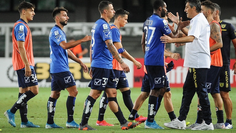 Coronavirus, 3 positivi al Chievo: annulato il test con il Padova