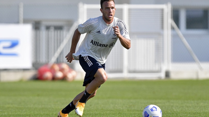 Arthur: "Ronaldo o Messi? Buoni leader ma scelgo Cristiano"