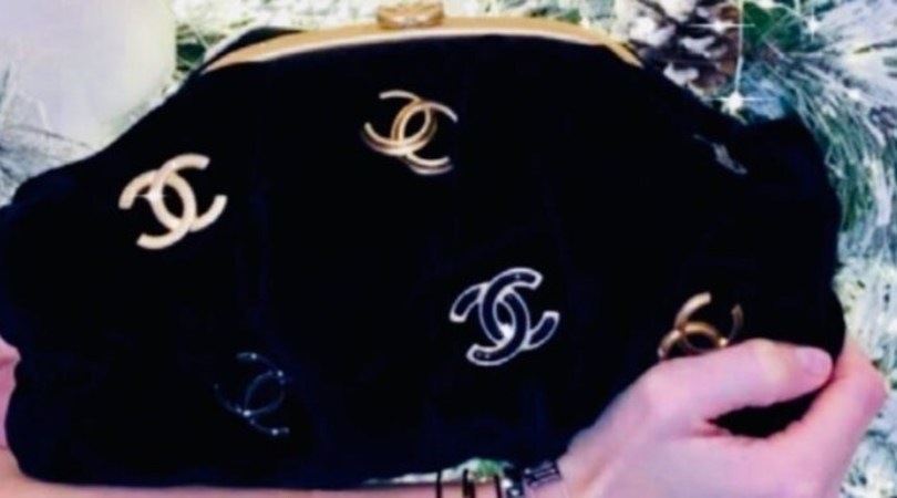 Ilary Blasi e il costoso regalo di Totti: spunta una borsa di Chanel
