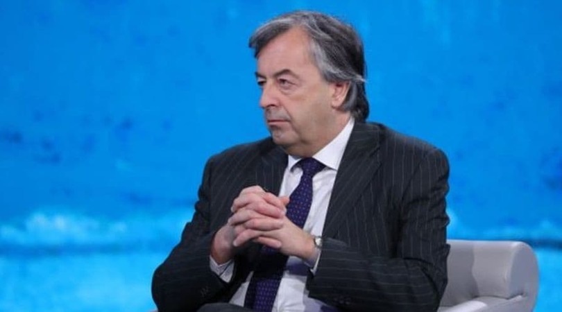 Burioni, allarme sui social: "Se non ci vacciniamo tutti..."