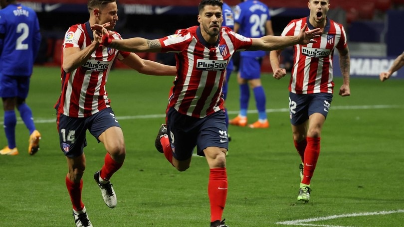L'Atletico continua a volare con Suarez. Il Granada stende il Valencia