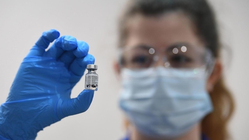 Covid, la variante che potrebbe resistere al vaccino