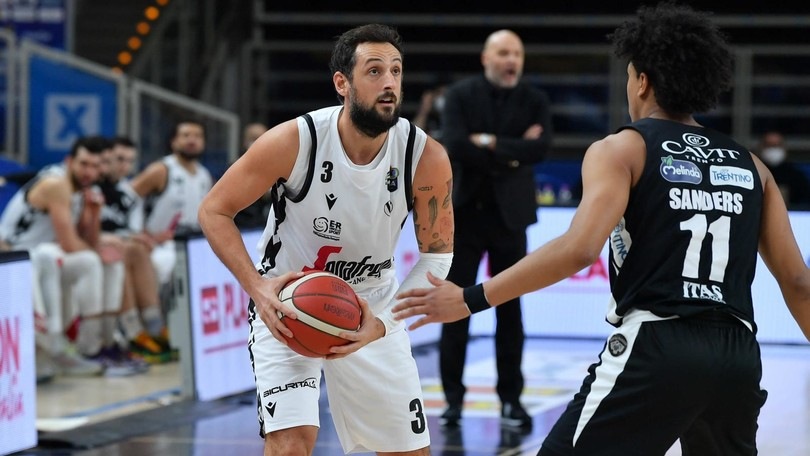 La Virtus Bologna vince a Trento. Belinelli ne fa 15