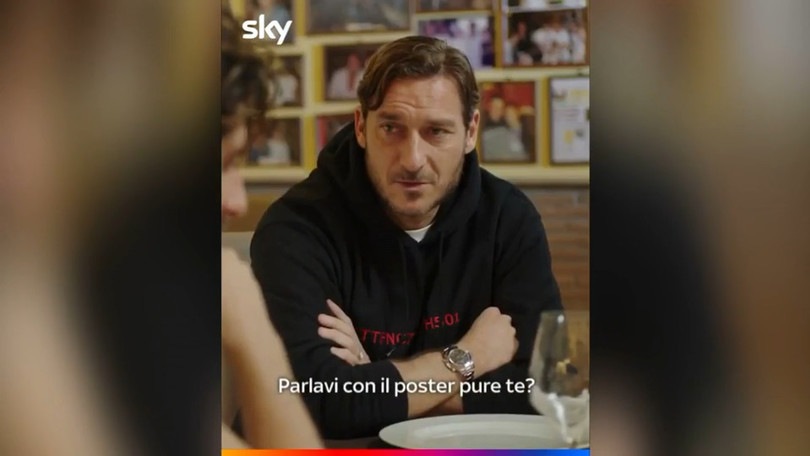Totti, a marzo la serie tv: ecco il siparietto con Castellitto