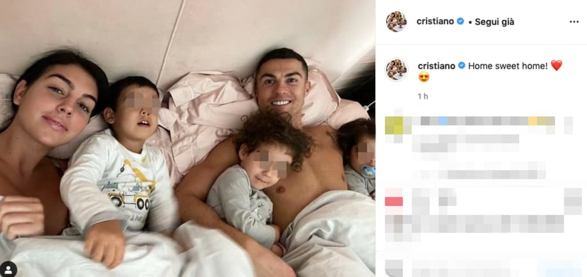 Ronaldo a letto con Georgina: la foto postata sui social