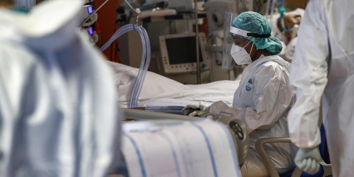 Coronavirus, i dati in Italia: 12.074 positivi e 369 morti