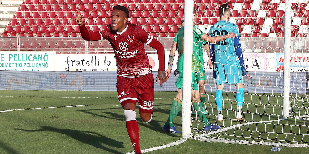Napoli, guarda Folorunsho: prestazioni super con la Reggina