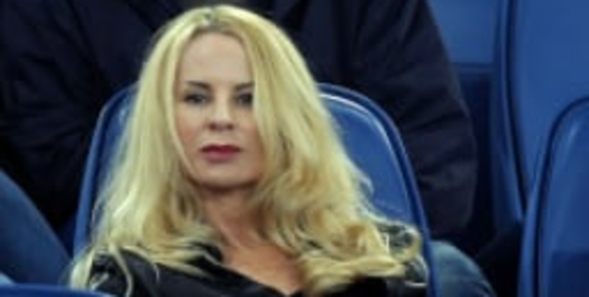 Ibra, la compagna Helena: "Il parcheggio della sua Ferrari...."
