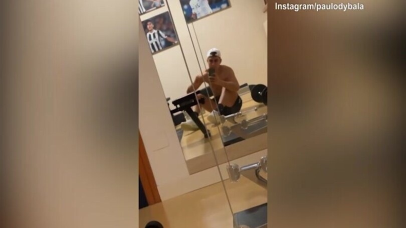 Dybala, relax dopo l'allenamento