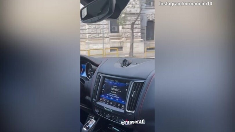 Mancini al volante di una Maserati