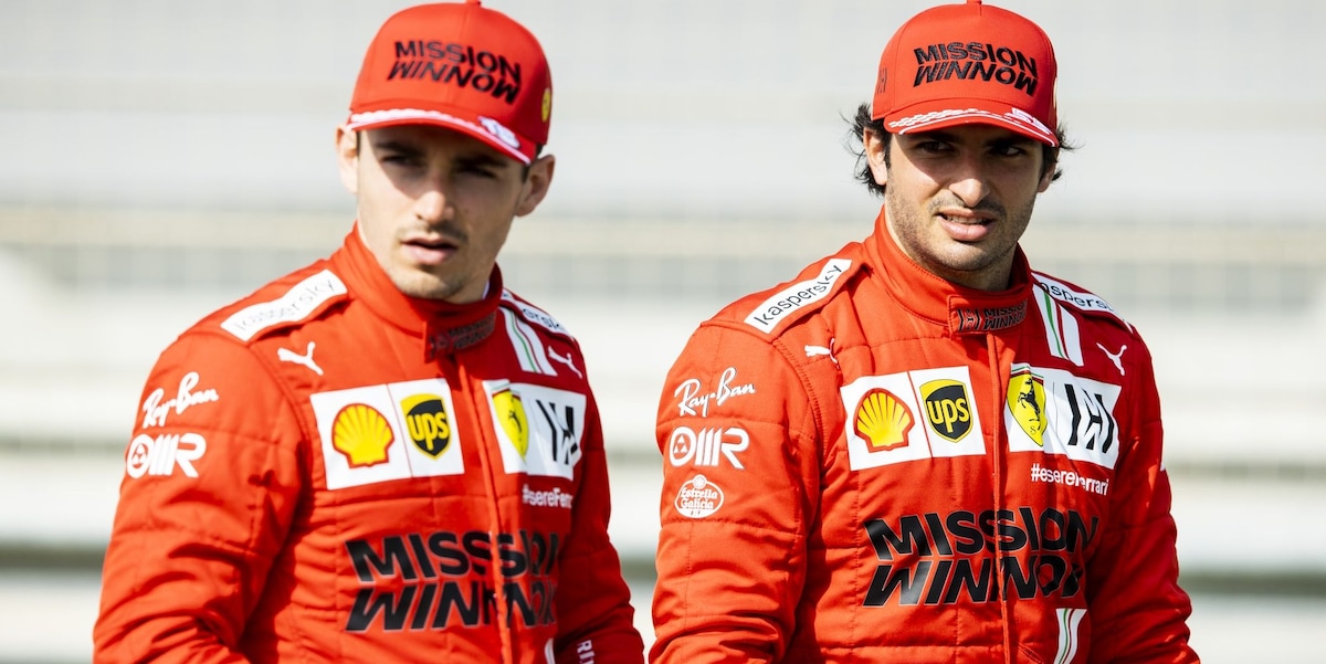 F1, lotta tra compagni di team: Sainz davanti a Leclerc, dominano Hamilton e Verstappen