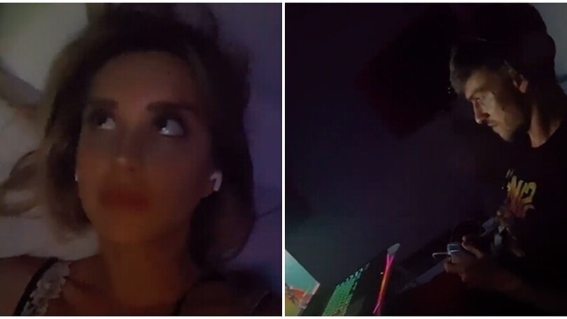 Lady Rugani in canottierina a letto...e lui a giocare ai videogiochi
