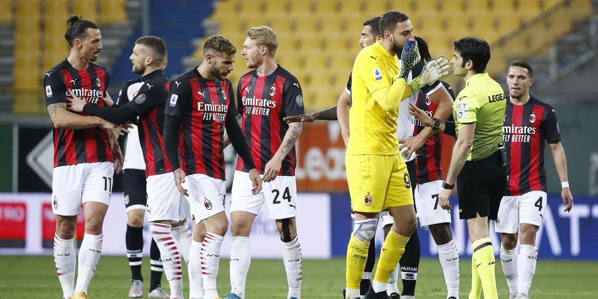 Ibrahimovic espulso in Parma-Milan: cosa è successo