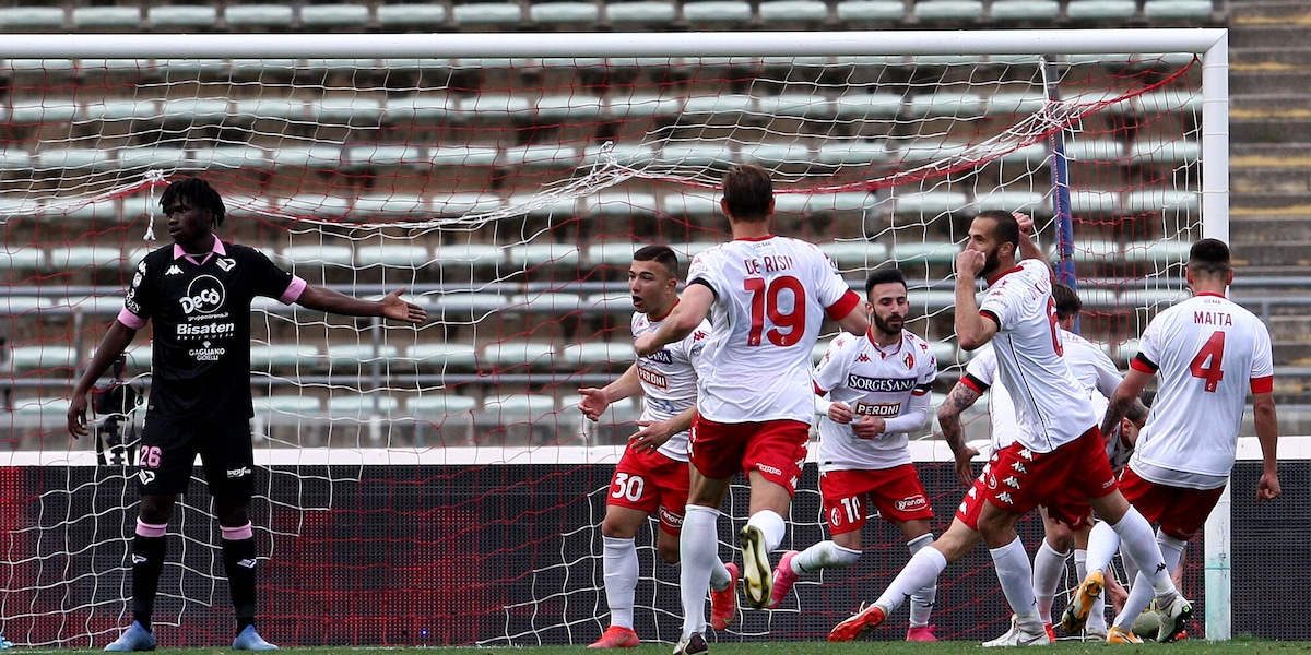 Serie C, il Bari non molla il Palermo: 2-2 in rimonta