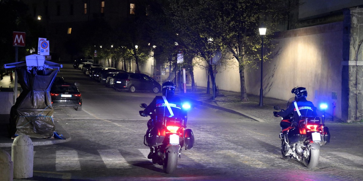 Covid, party clandestino a Roma: 15 giovani multati
