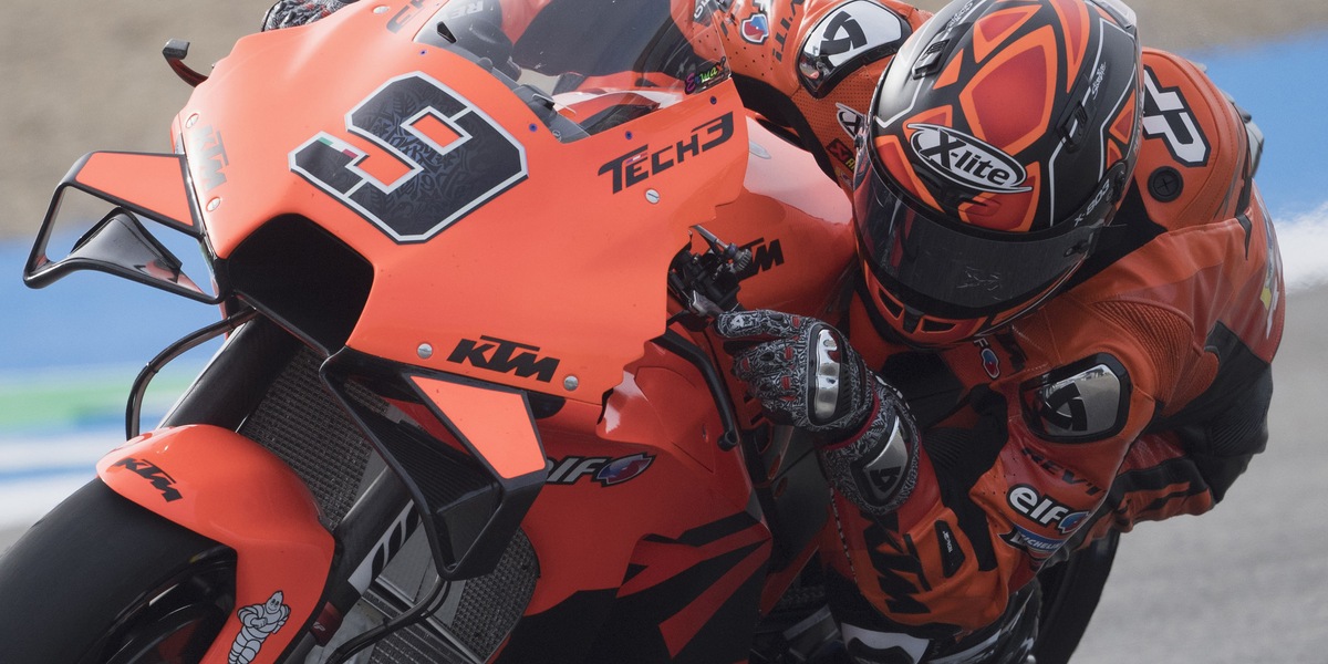 MotoGP, warm-up Gp Francia: Petrucci il più veloce, Rossi 7°