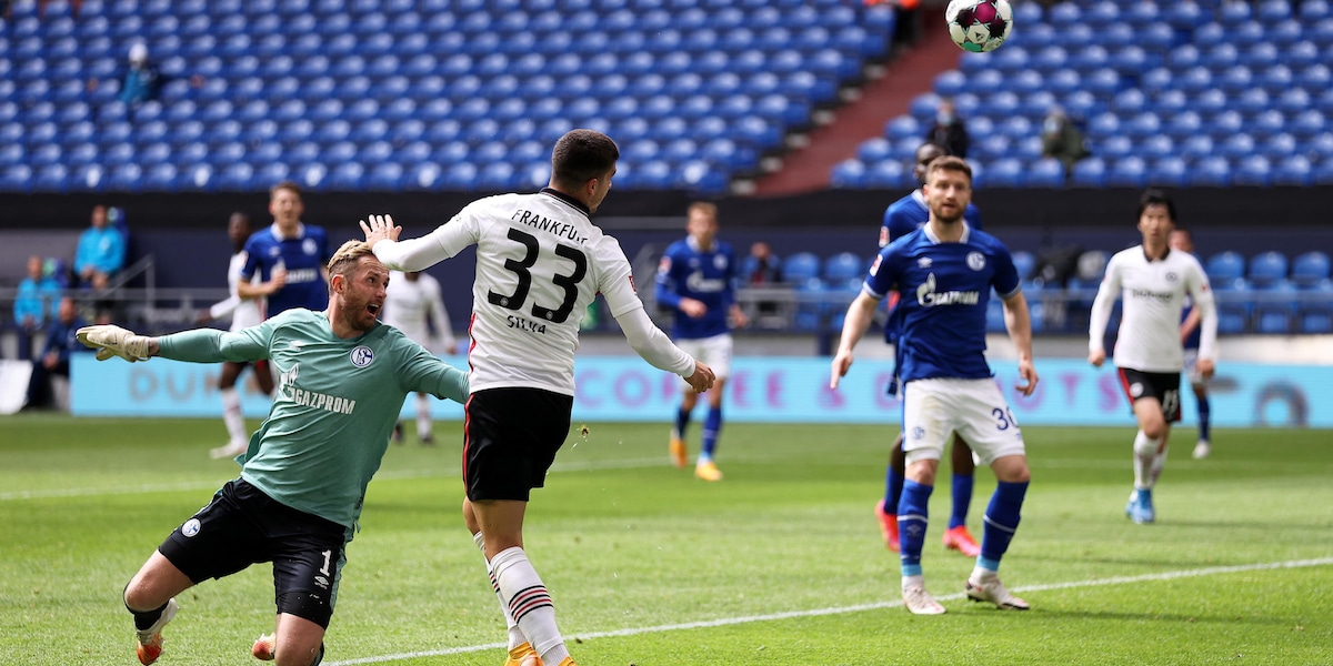 André Silva non basta all'Eintracht. Pari Bayern con il Friburgo