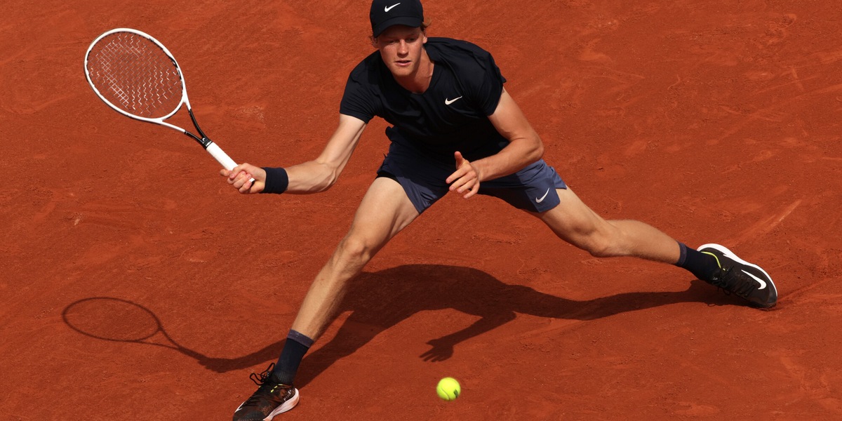 Roland Garros, Sinner vince il derby con Mager e vola al terzo turno